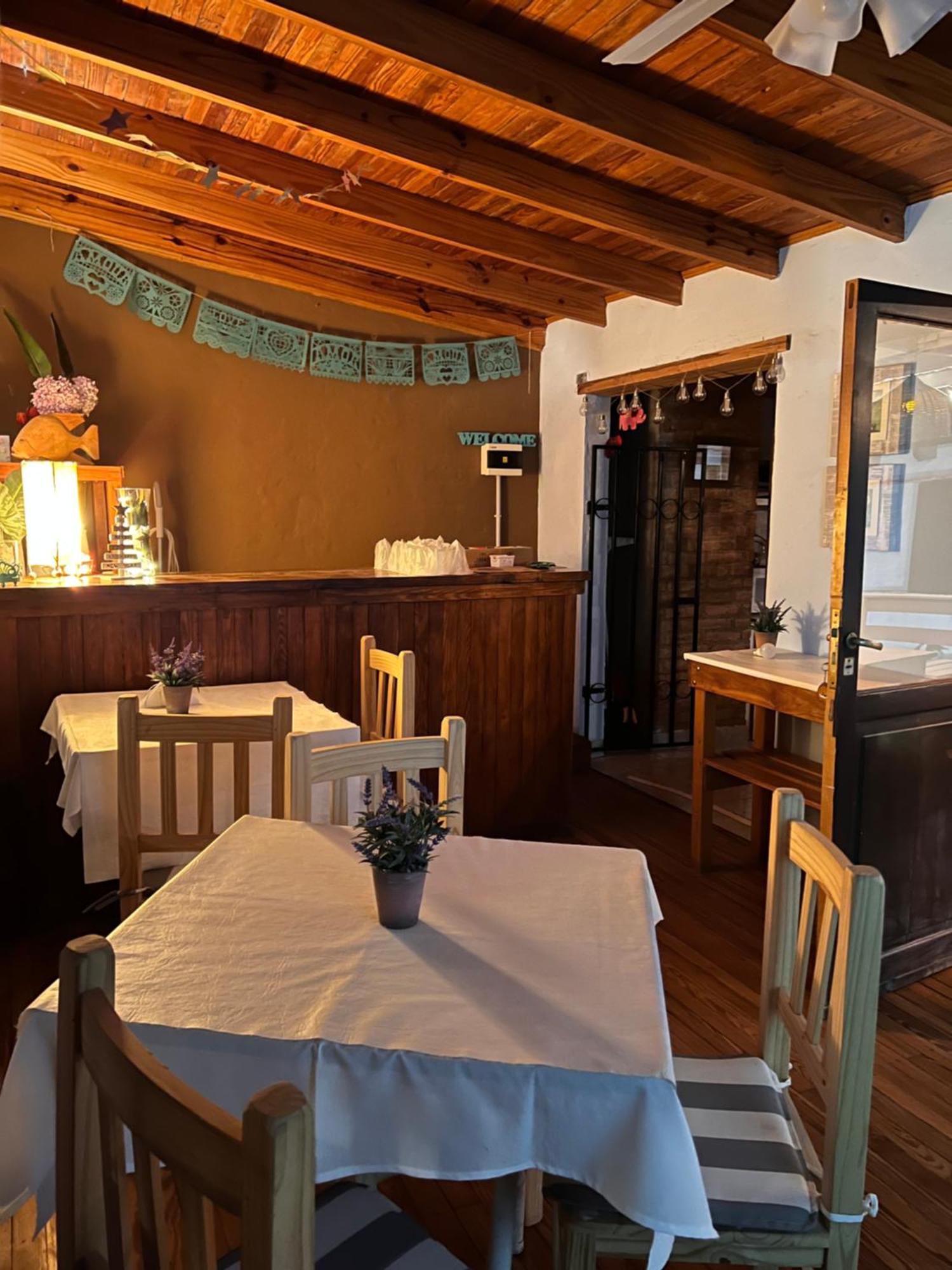Hosteria Isabel Departamentos Y Habitaciones Con Bano Privado ラス・グルータス エクステリア 写真