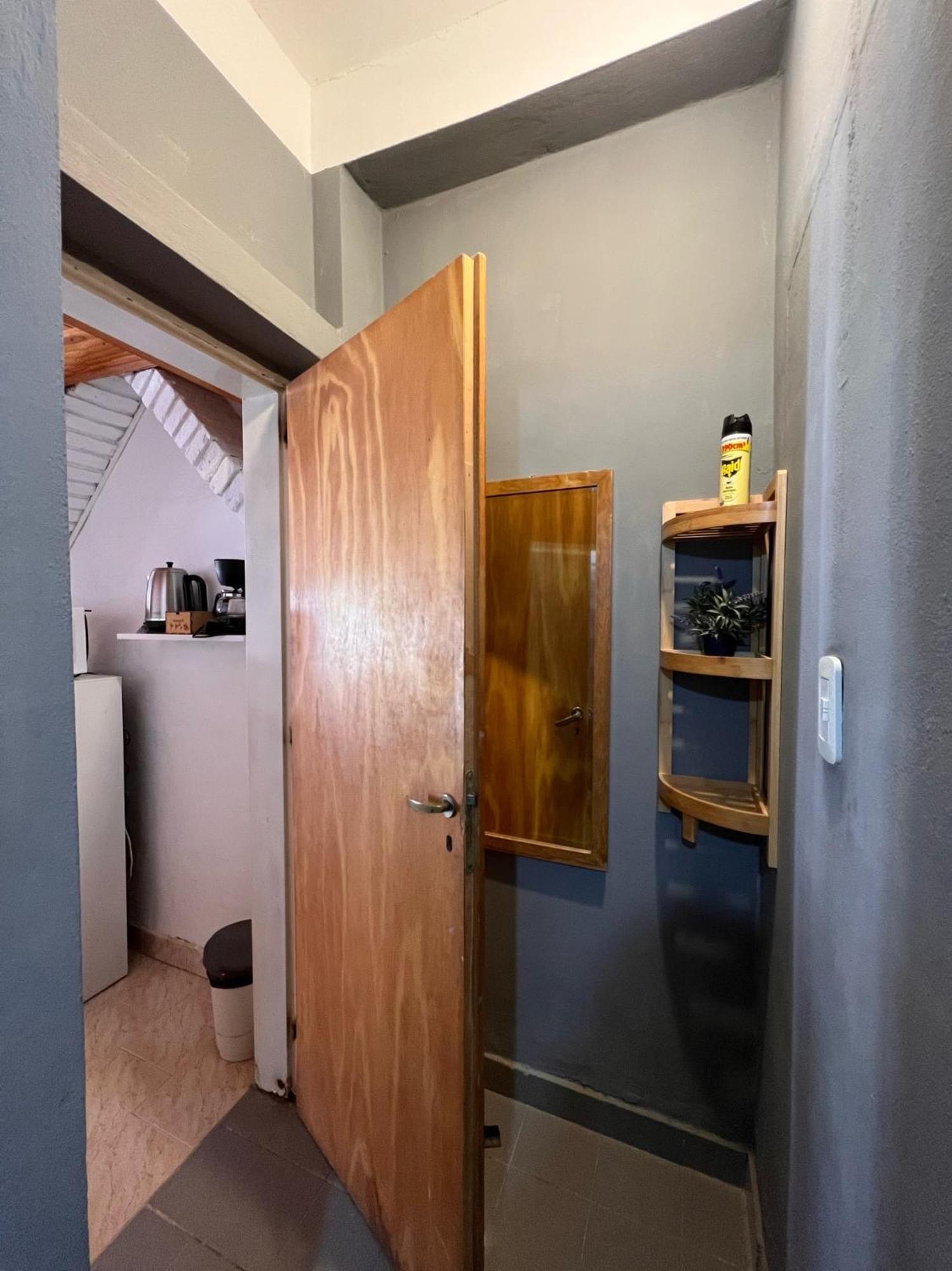 Hosteria Isabel Departamentos Y Habitaciones Con Bano Privado ラス・グルータス 部屋 写真